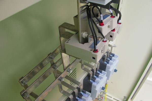 天峻配电柜-应急照明配电柜使用对工作人员的具